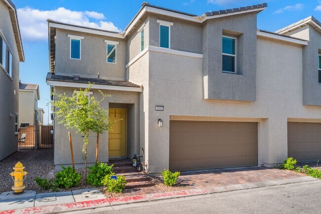 Foto del edificio - Amazing Almost New Townhome in No. Las Vegas