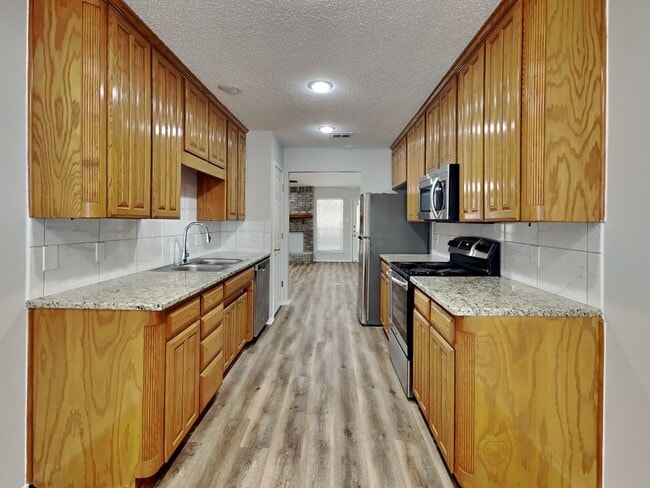 Building Photo - Newly Renovated 3-Bed, 2-Bath Home in Southwest Fort Worth – Modern Upgrades & Spacious Backyard!