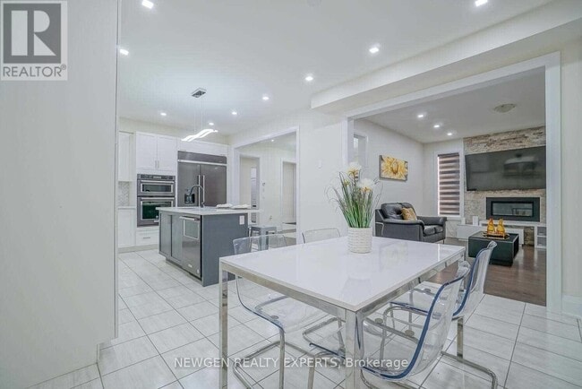 Building Photo - 28 Dalecrest Rd