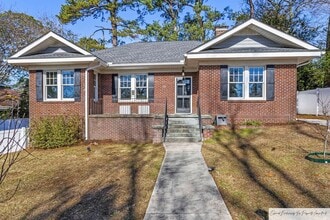 Building Photo - 1701 Pinewood Dr