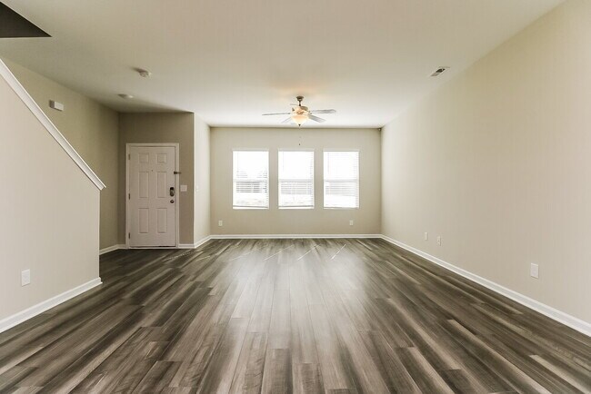 Building Photo - 546 Wendell Falls Pkwy
