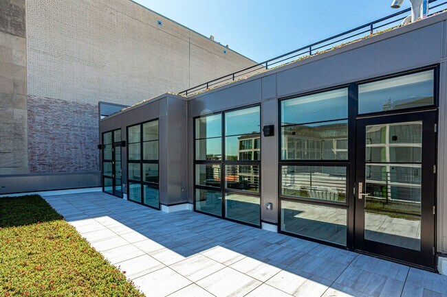 Foto del edificio - 1716 14th St NW