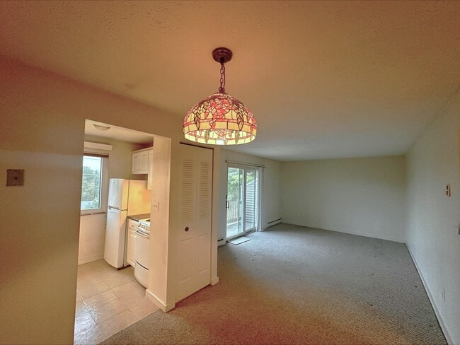 Building Photo - 12 Vista View Ln