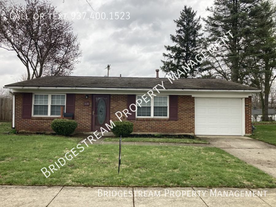 Spacious 3 bedroom, 2 full bath house with... House Rental in