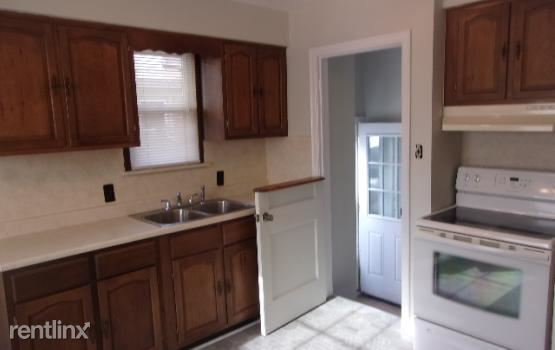 Building Photo - 2 br, 1 bath House - 950 Detroit Ave