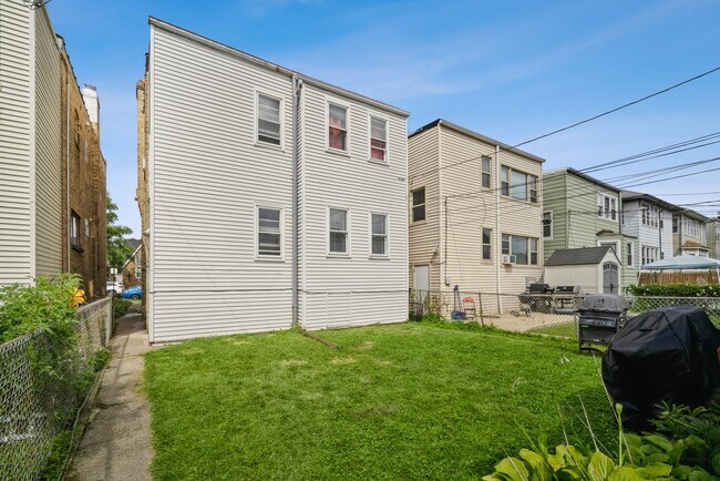 Foto del edificio - 5719 N Meade Ave