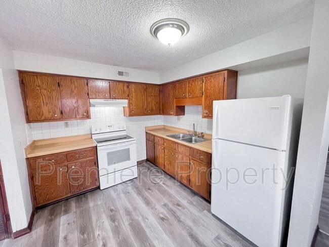 Foto del edificio - 1201 S 38th St