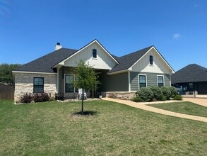 Building Photo - 853 Day Star Dr