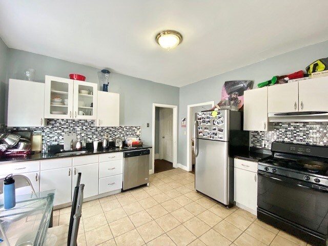Primary Photo - 11 Carmel St