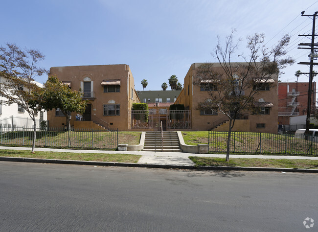 Building Photo - La Reina Apartments