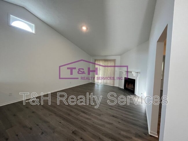 Building Photo - 1358 Norfolk Cir