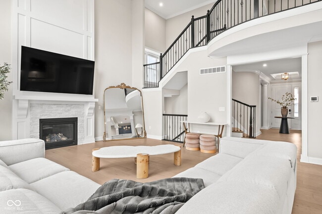 Building Photo - 14872 Autumn View Way