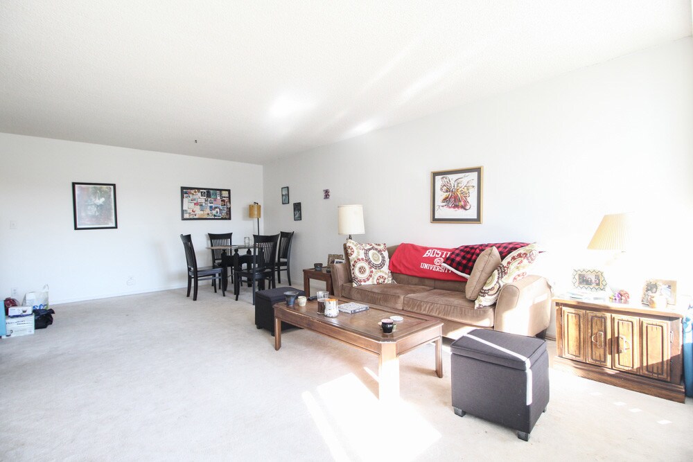 Foto principal - 77 Pond Ave