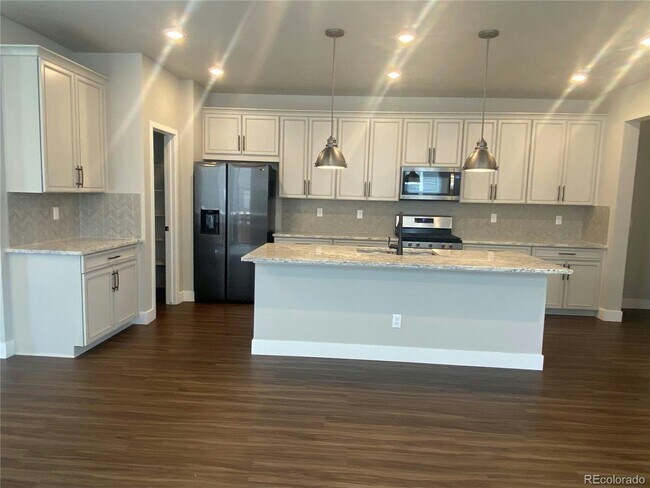 Building Photo - 473 Brailsford St