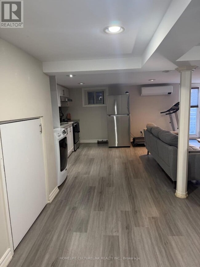 Photo du bâtiment - 111 Glen Albert Dr