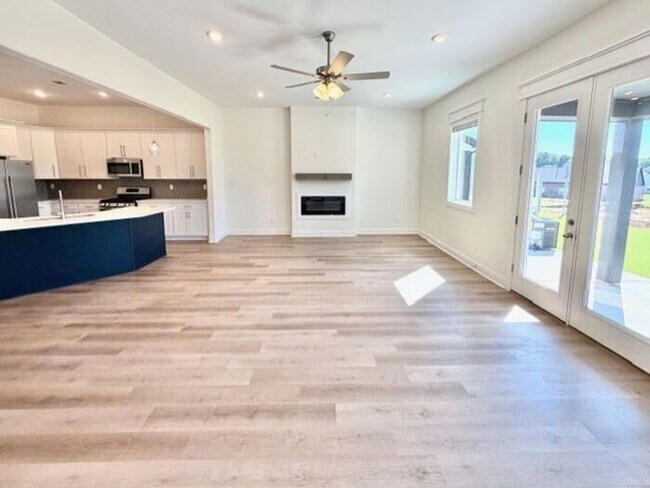 Foto del edificio - OPEN HOUSE! Now Leasing! 3-Bedroom 2.5 Bath Townhome in Olive Branch- Minutes from Methodist Hosp...