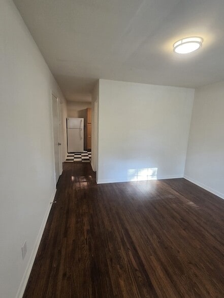 Foto del edificio - 419 Kinsey Blvd