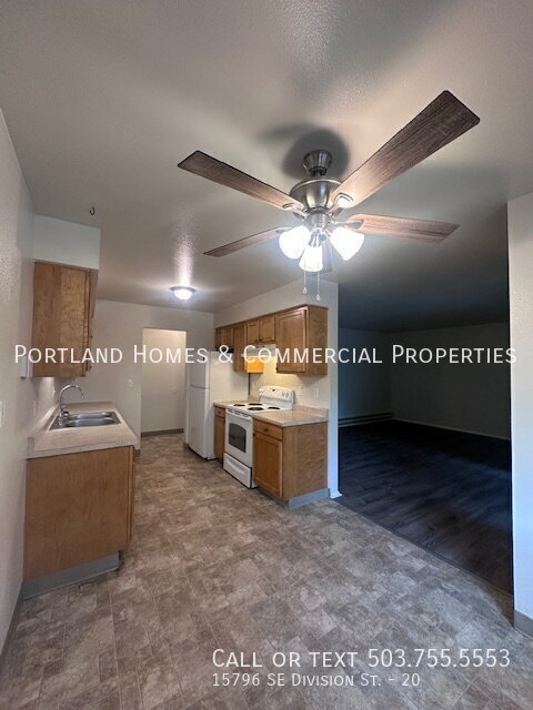 Foto del edificio - 15796 SE Division St
