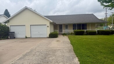 Building Photo - 801 Antler Dr