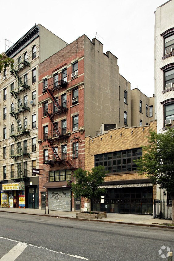 Foto principal - 163 Allen St