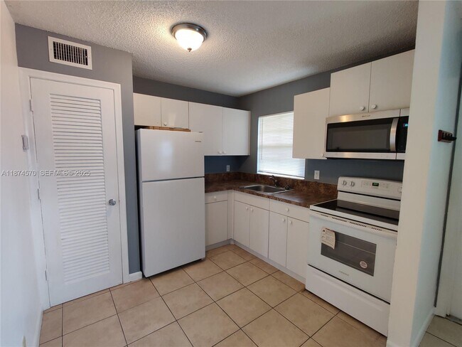 Foto del edificio - 5156 NE 6th Ave