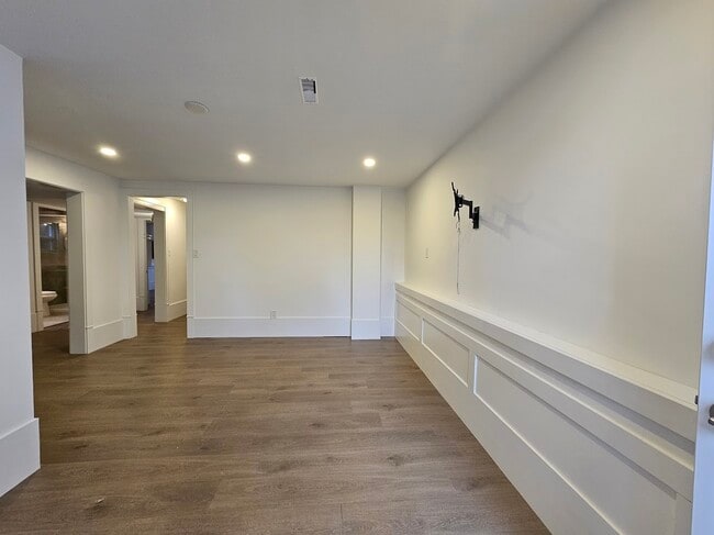 Building Photo - 46330 Chilliwack Central Rd