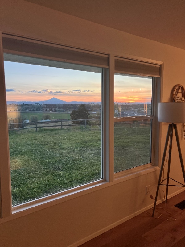 Building Photo - 1209 NE Brown Dr