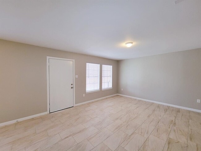 Building Photo - 3206 Lobit Dr