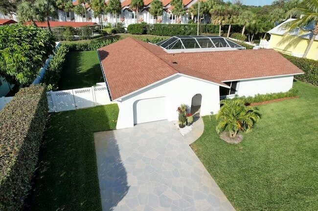 Building Photo - 2289 Windsor Rd