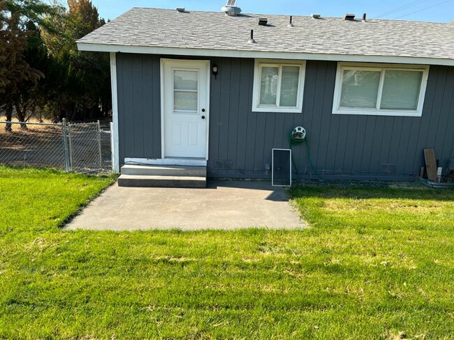 Foto del edificio - 1126 Benham Ct