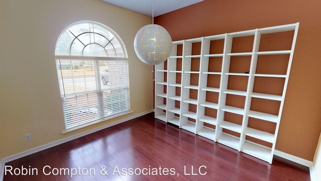 Foto del edificio - 4 br, 2 bath House - 201 Silver Brook Cir