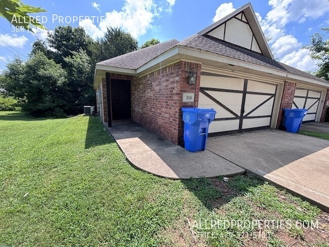 Building Photo - 114 S Ray Ave