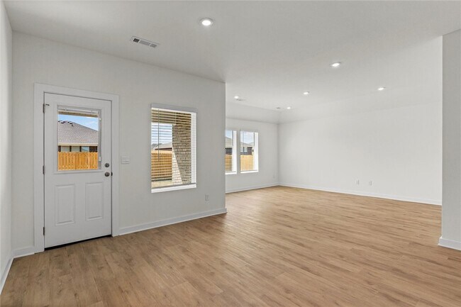 Foto del edificio - 109 Ratliff Ave