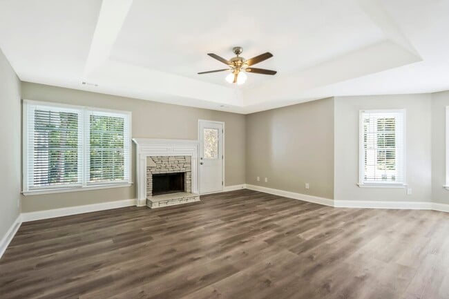 Building Photo - 35 Oaklake Dr