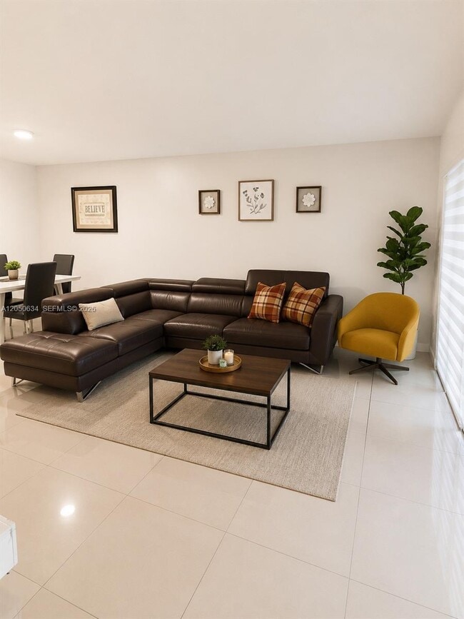 Foto del edificio - 4720 NW 114th Ave
