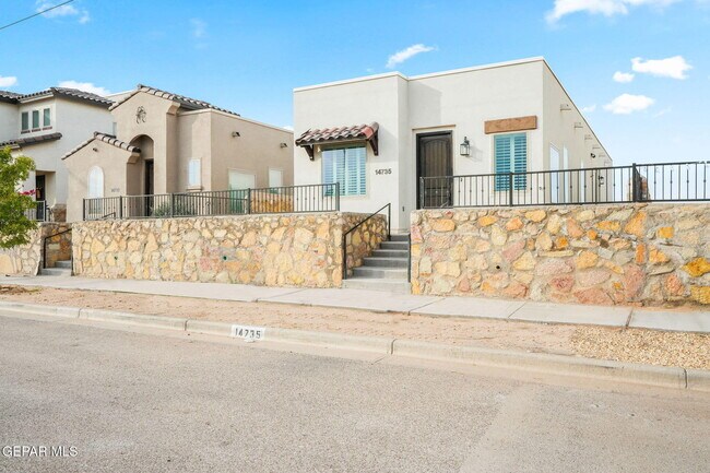 Foto del edificio - 14735 Pebble Hills Blvd