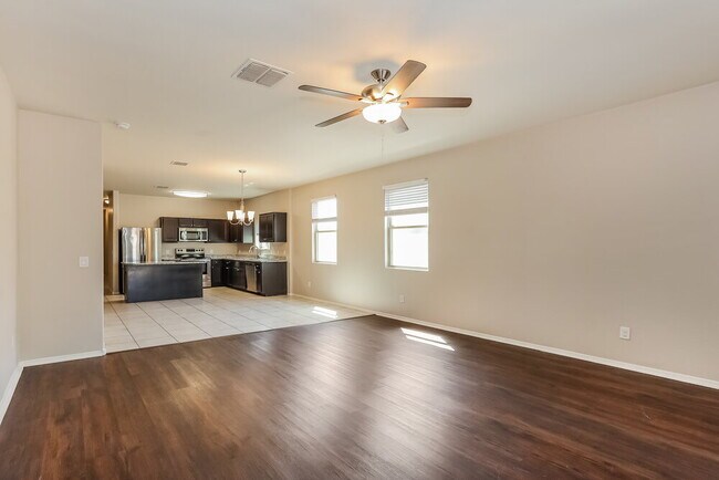 Foto del edificio - 25444 W Darrel Dr