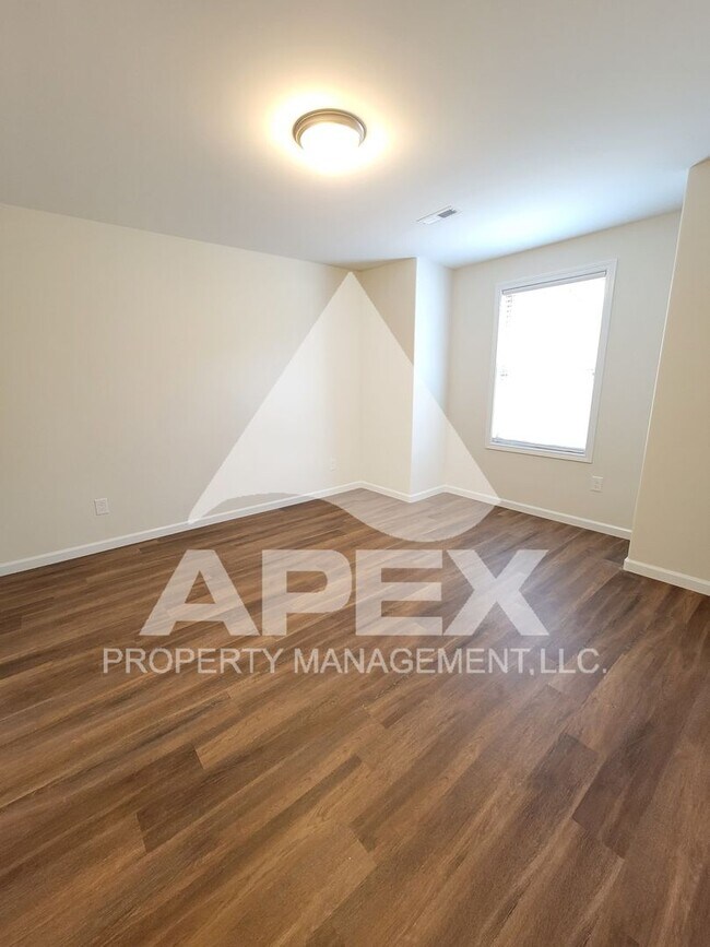 Foto del edificio - 5934 Knox Hl Wy