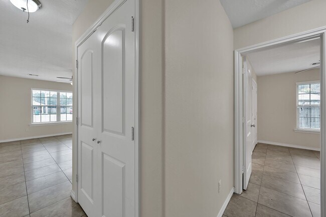 Foto del edificio - 170 S Bend Ct