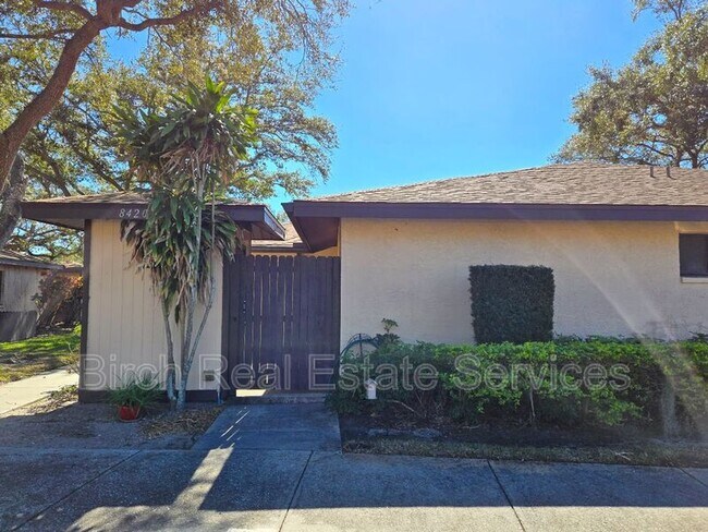 Foto del edificio - 8420 60th St N