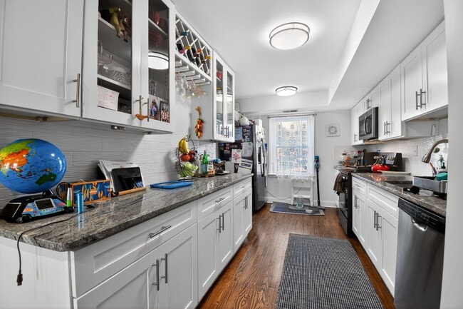 Building Photo - 816 Geranium St NW