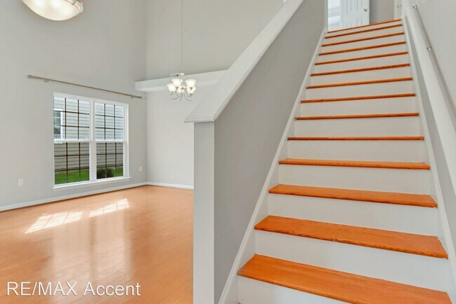 Foto del edificio - 4 br, 3 bath House - 124 Blue Lake St.