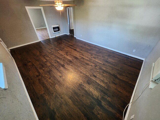 Foto del edificio - 915 N Highland Ave