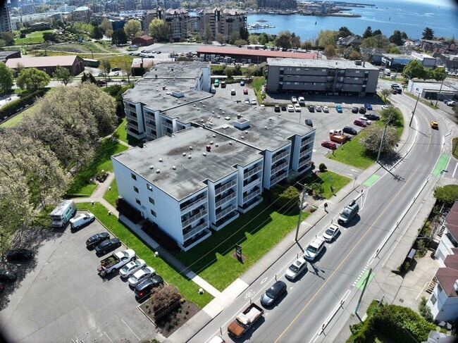 3D Exterior - 55 Bay St