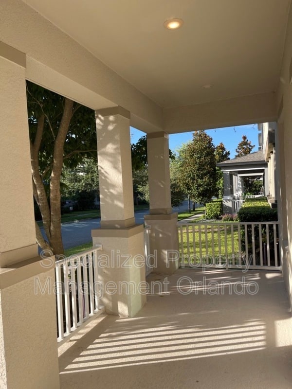 Building Photo - 9462 Meadow Hunt Way
