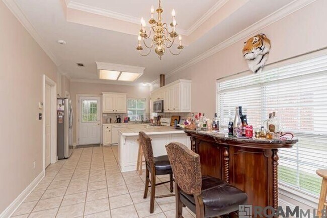 Foto del edificio - 10125 Springbrook Ave