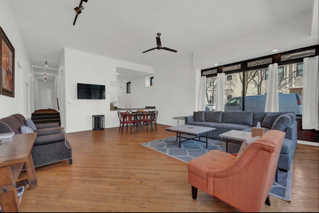 Foto del edificio - 3456 N Damen Ave