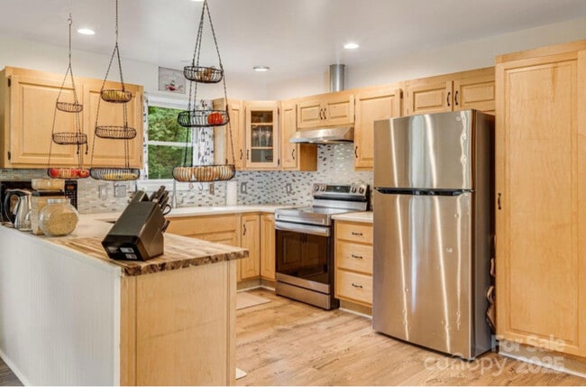 Foto del edificio - 4155 Turnpike Rd