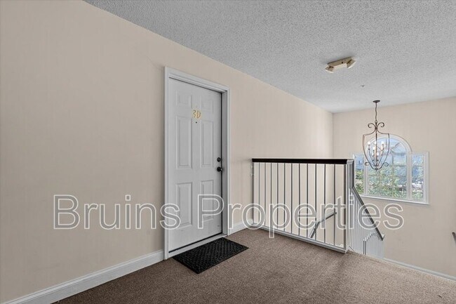 Building Photo - 6117 Hedgecock Cir