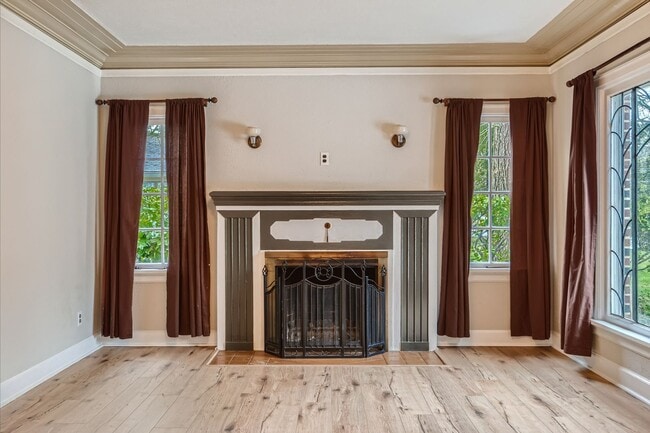 Building Photo - NEW BEST PRICE at $2,195 Fully Rehab 3 Bed...